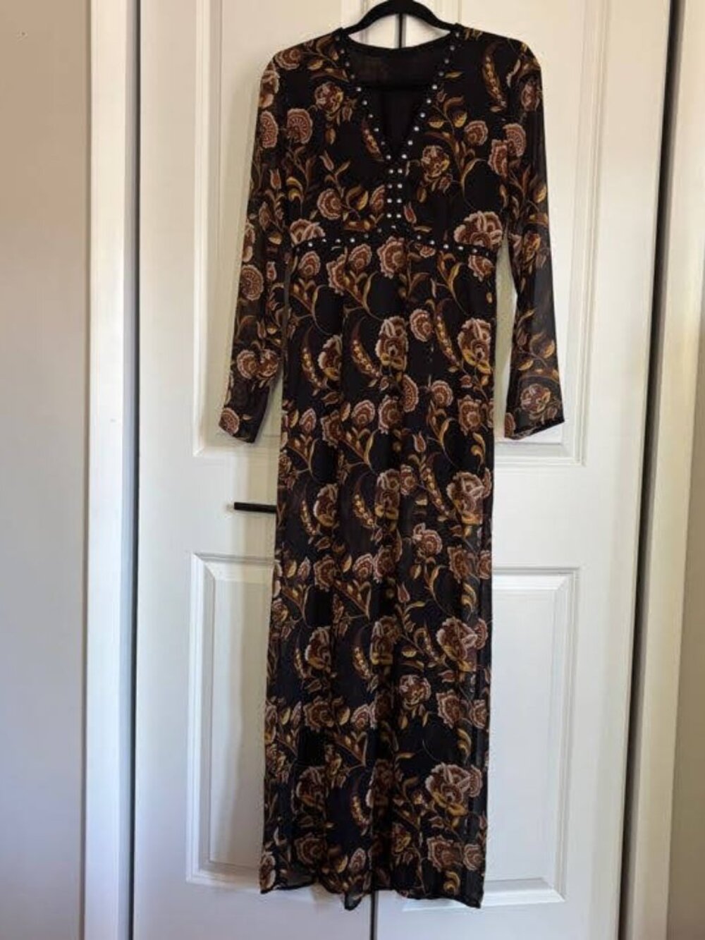 Long sleeve long black dress with yellow flowers - S